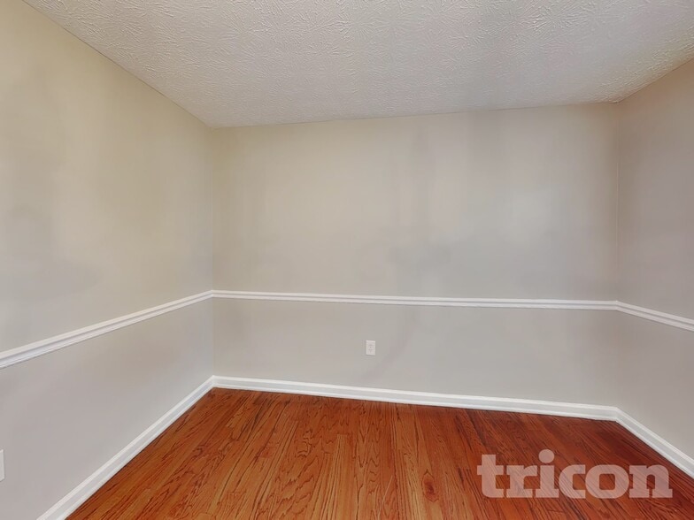 Building Photo - 202 Larson Ln