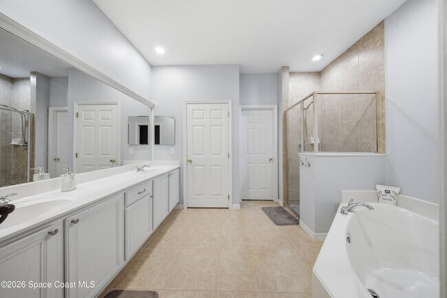 Building Photo - 2039 Tullagee Ave