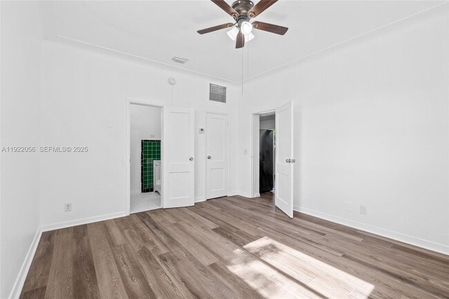 Building Photo - 201 S Biscayne River Dr