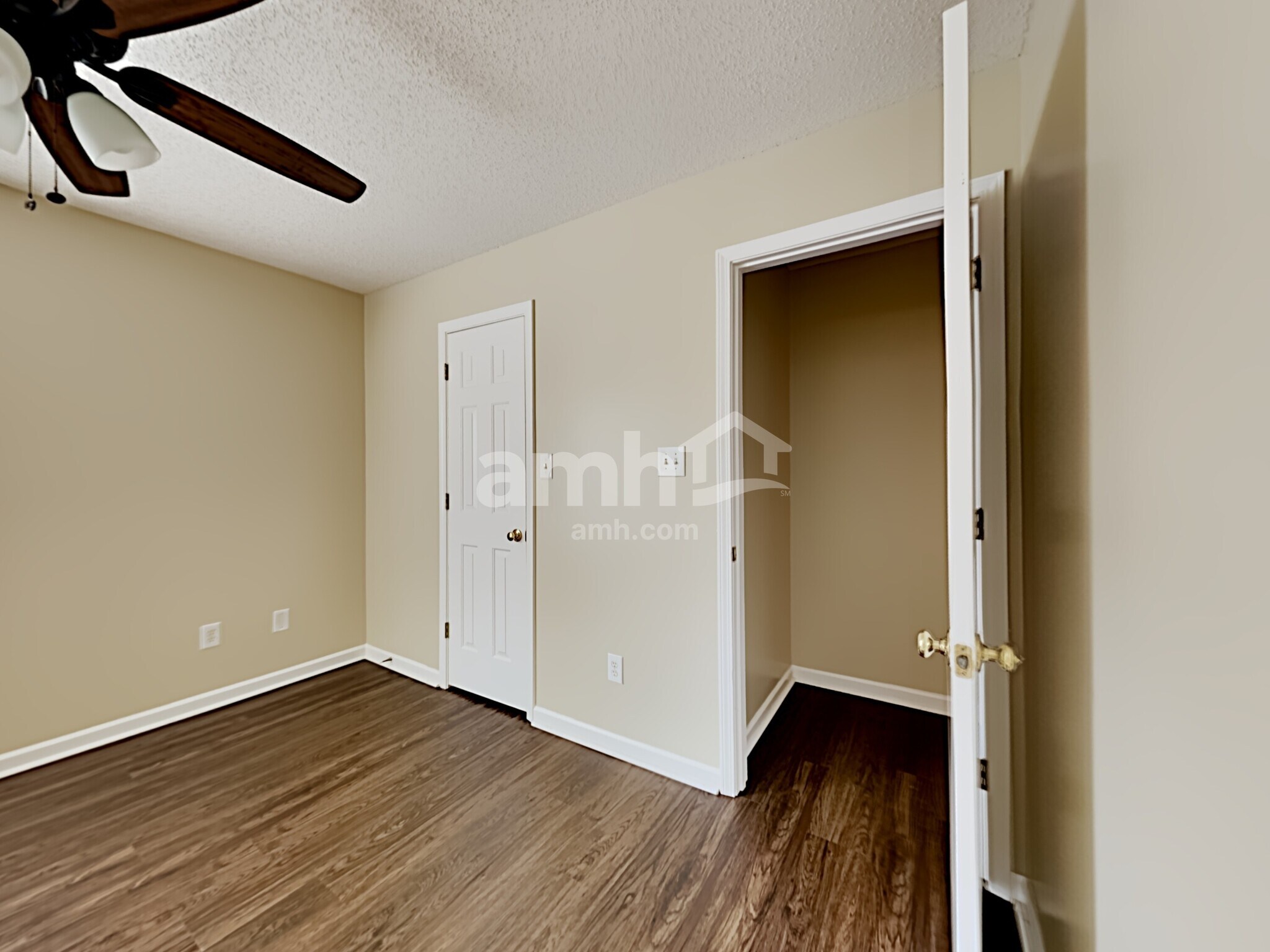 Building Photo - 6857 Briarfield Ln