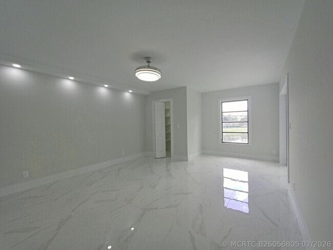 Building Photo - 7280 Amberly Ln