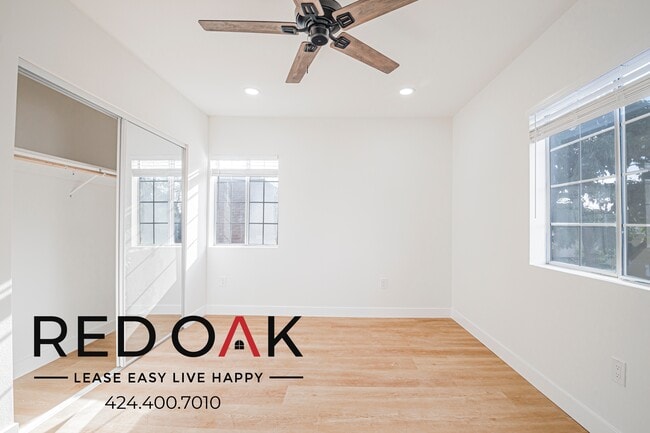 Building Photo - 1611 Oak St