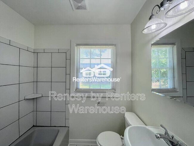 Building Photo - 2444 Tullibee Dr