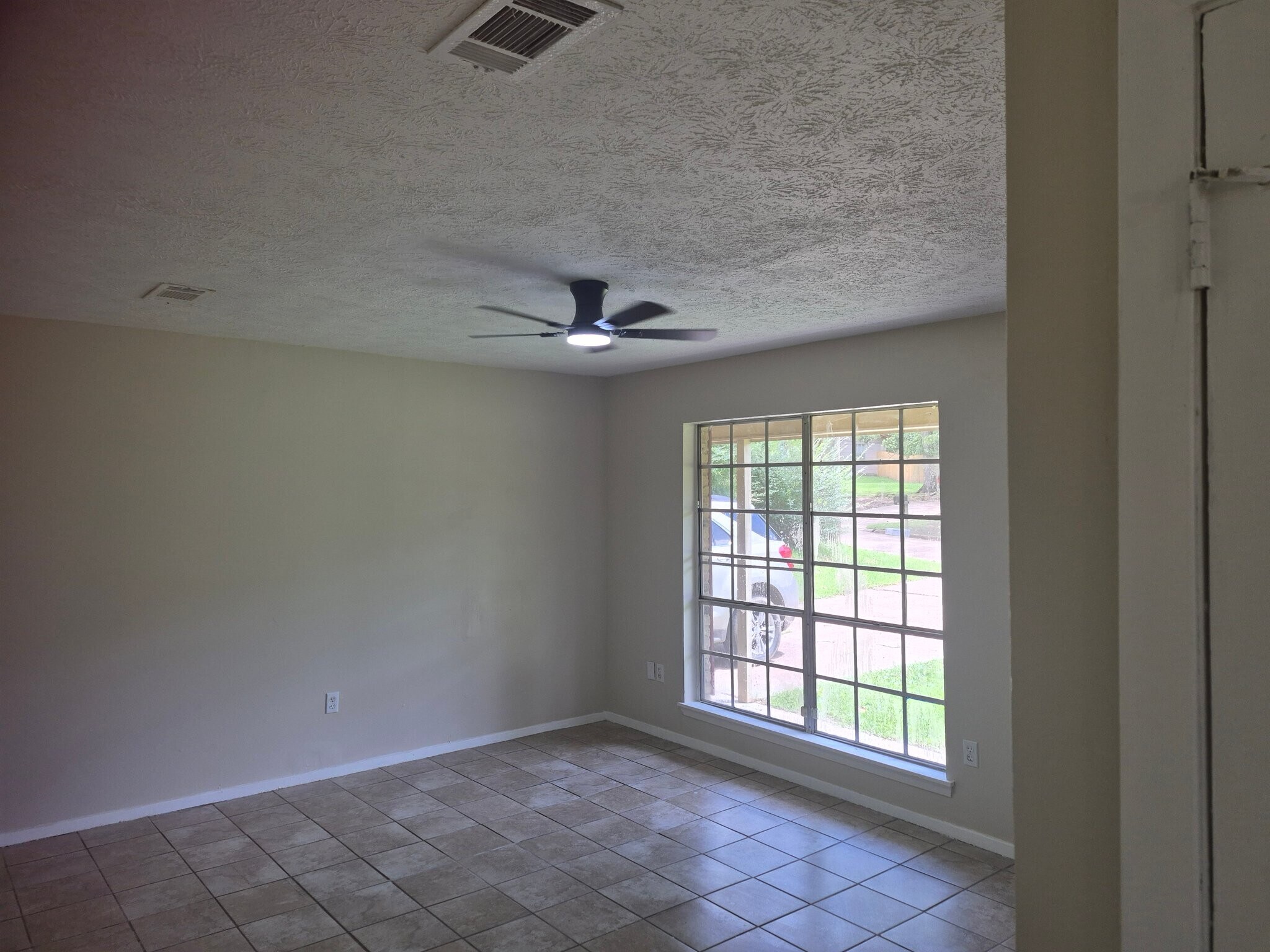 Building Photo - 5629 Queen Mary Ln