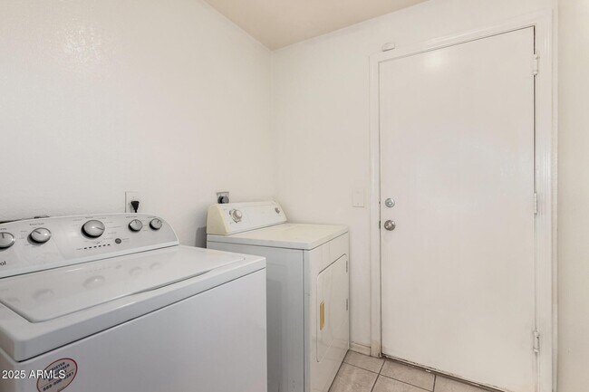 Building Photo - 8759 W Coronado Rd