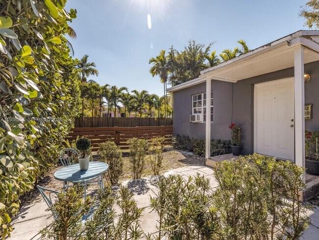 Building Photo - 440 NE 69th St