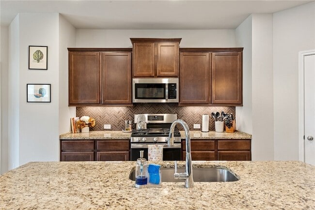 Building Photo - 6308 Southern Cross Dr