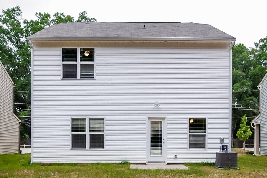 Building Photo - 204 Neal Dr