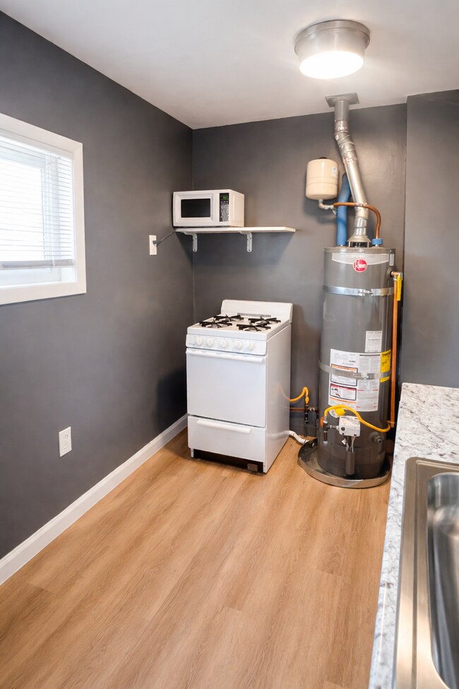 Building Photo - 531 Lander St