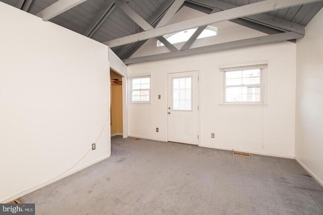 Building Photo - 822 N Ringgold St