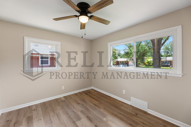 Building Photo - 416 Alexander Dr
