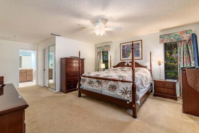 Building Photo - 2341 NW Bay Colony Ct