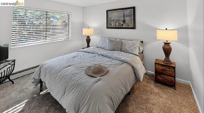 Building Photo - Single Family Home For Rent