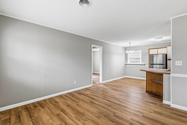 Building Photo - 4652 S Holden Rd