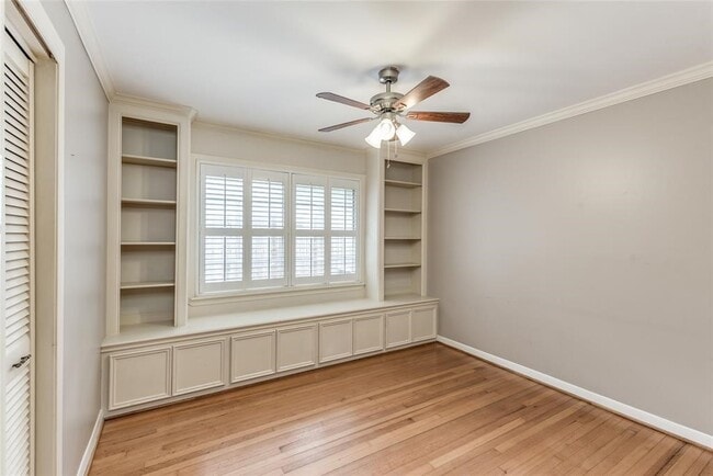 Building Photo - 5537 Lincrest Ln