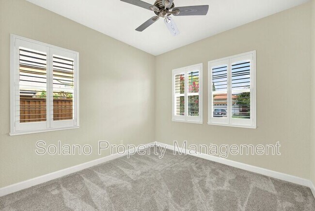 Building Photo - 949 Lancaster St