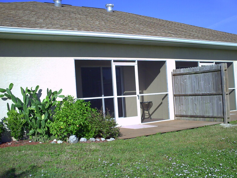 Lanai overlooking golf course - 7256 David Blvd