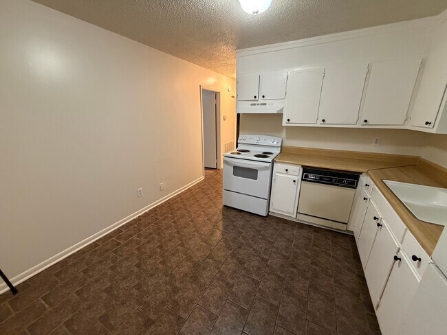 Building Photo - 22173 Ewell St