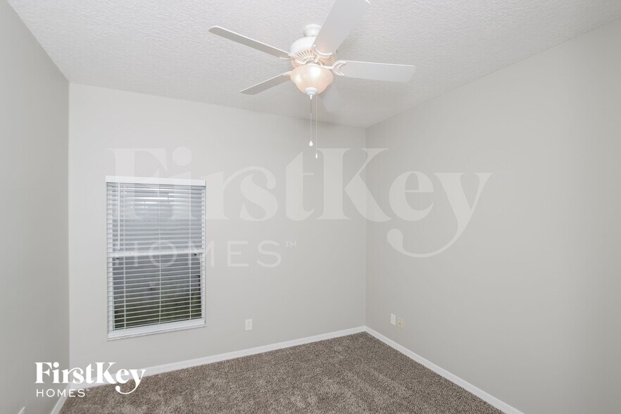 Building Photo - 2298 Maeve Cir