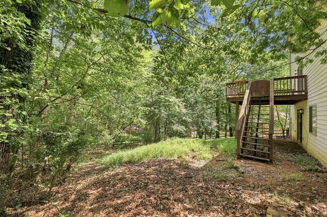 Building Photo - 322 Whispering Oaks Dr