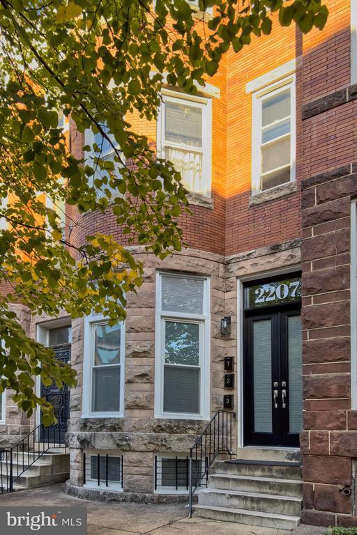 Building Photo - 2207 Callow Ave