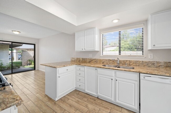 Building Photo - Fantastic 3-Bedroom Home in Prime Brea Loc...