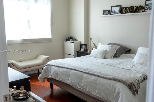 Building Photo - 2775 NE 187th St