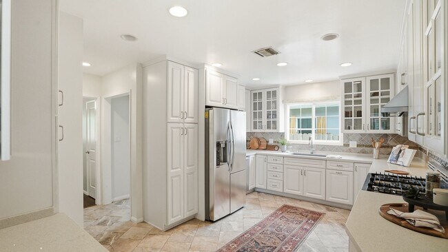 Building Photo - FALL IN LOVE with Ranch Style Living!