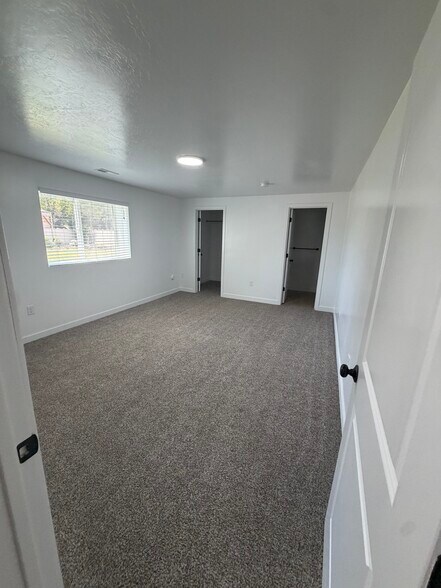Building Photo - 343 E 6725 S