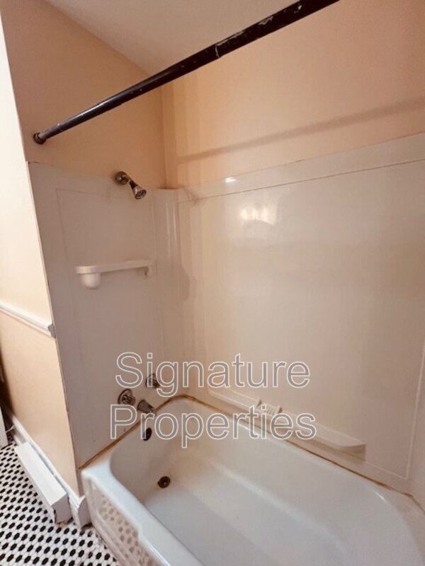 Building Photo - 204 Battery Pl