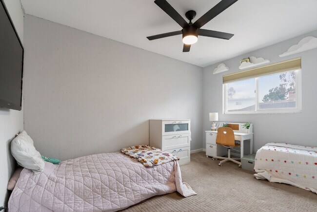 Building Photo - 976 Di Marino St