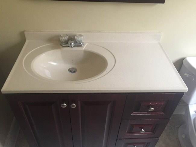 Building Photo - 308 Clinton St SE