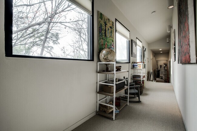 Building Photo - 4114 Normandy Ave