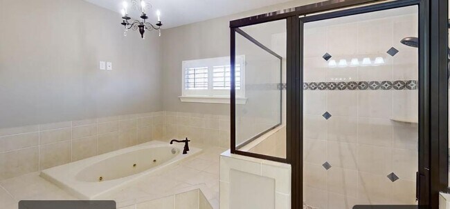 Building Photo - 763 Fairway Pointe Cove W