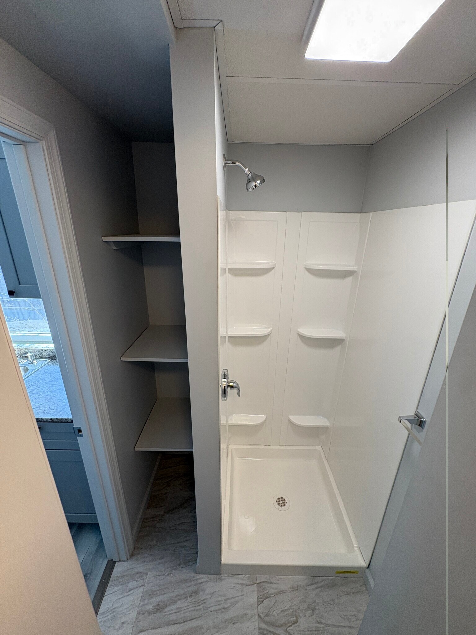 Building Photo - 25 E 4th St