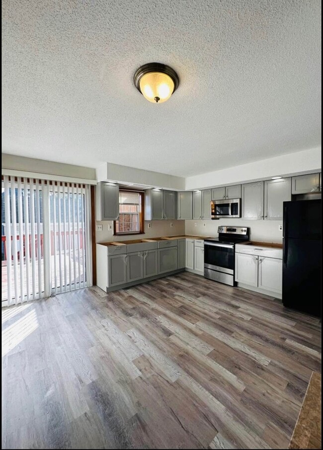 Building Photo - 49 Woodmont Ave