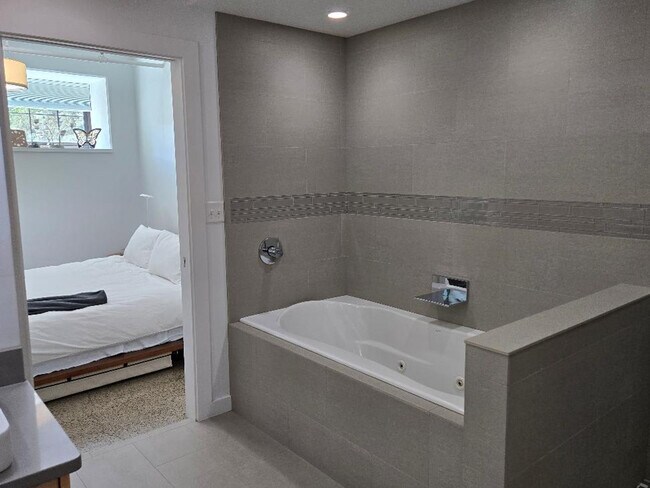 Building Photo - 790 Front St