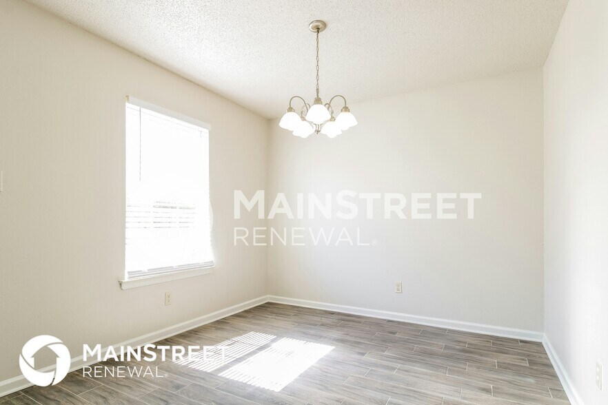 Building Photo - 4660 Royal View Dr