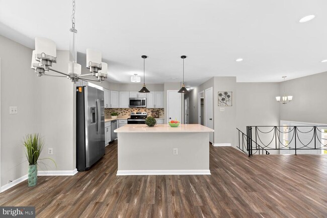 Building Photo - 6100 Hellen Lee Dr