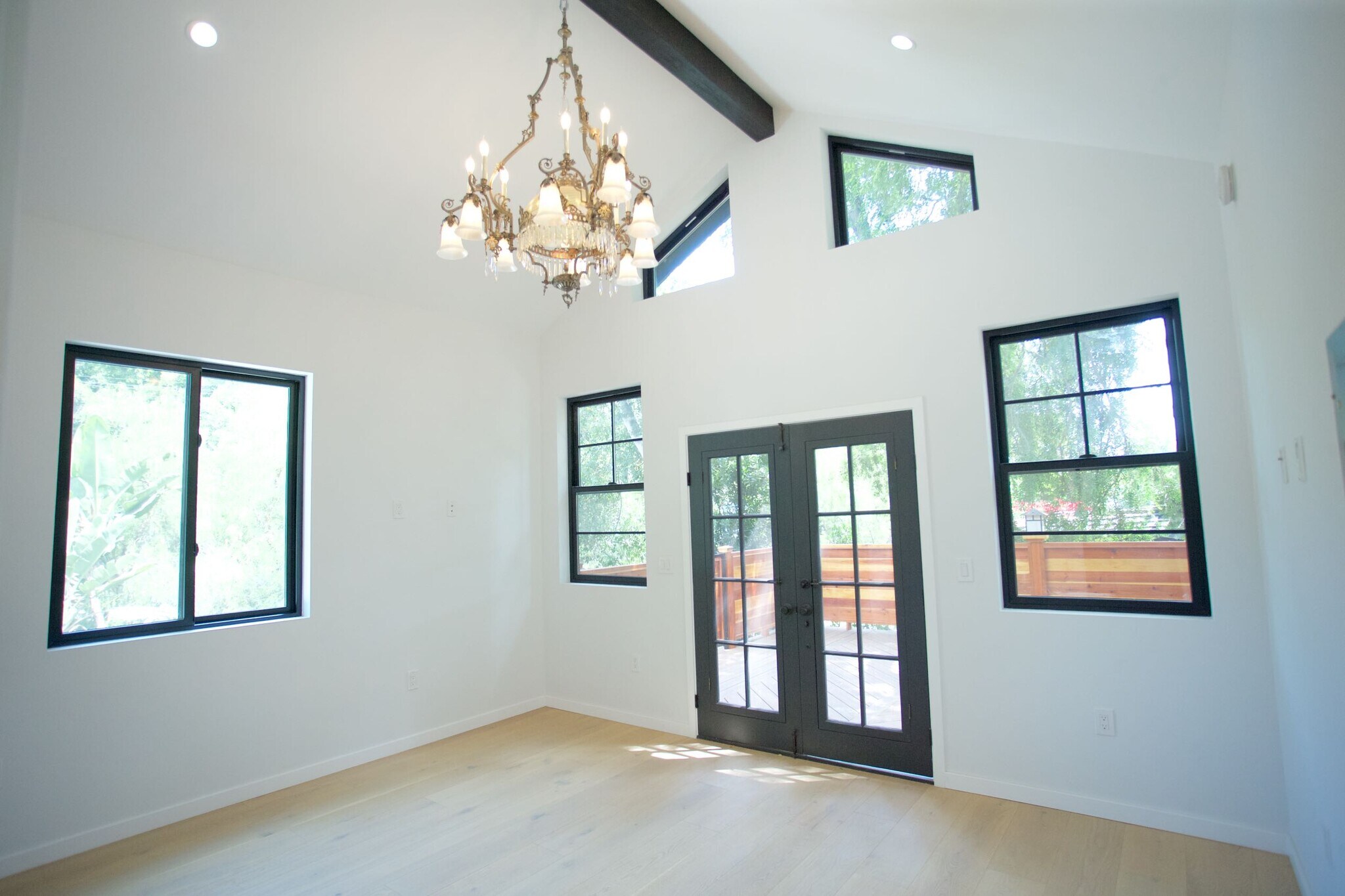 Building Photo - 2119 Hyperion Ave