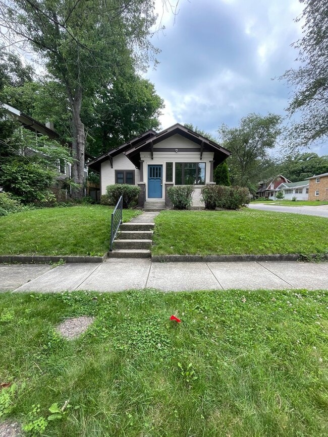 Building Photo - 3 Bedroom House Walking Distance to Purdue University