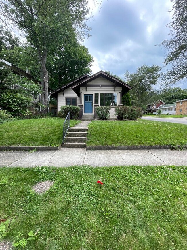 Building Photo - 499 Littleton St