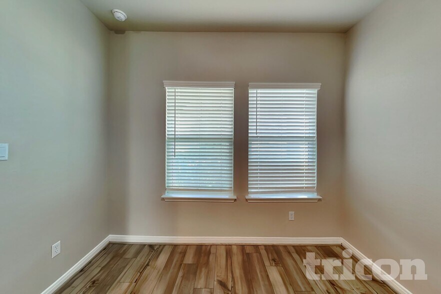 Building Photo - 5802 Nyla Wy