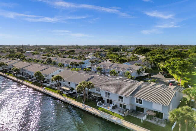 Building Photo - 876 Jeffery St