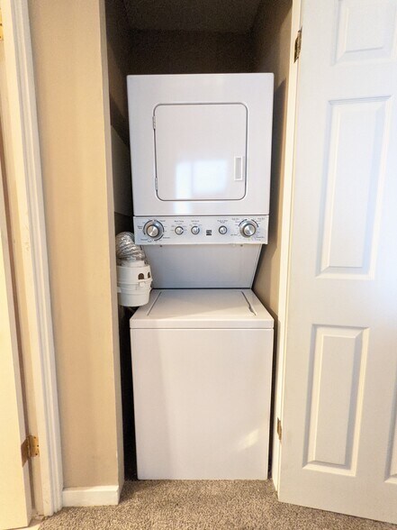 Washer/Dryer - 46-270 Kahuhipa St