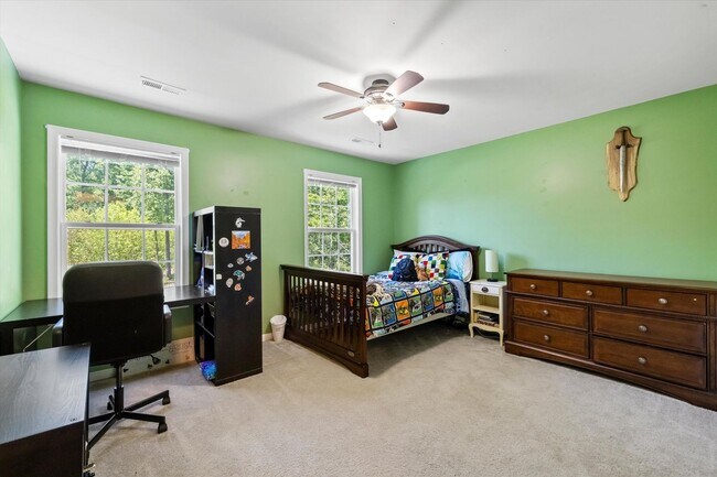 Building Photo - Gorgeous 5 Bed 3.5 Bathroom in Stafford, VA