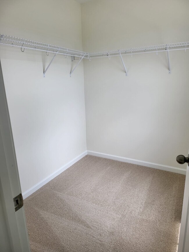 Building Photo - 436 Church St