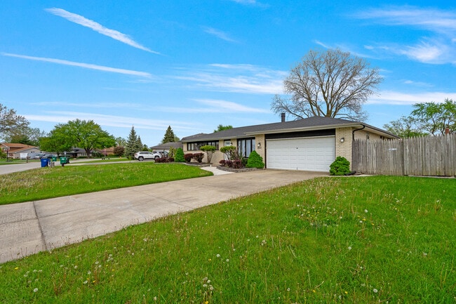 Building Photo - 12305 Derby Ln