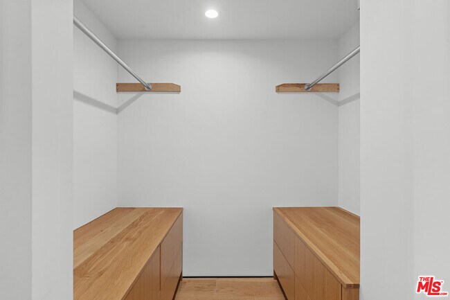 Building Photo - 11706 Charnock Rd