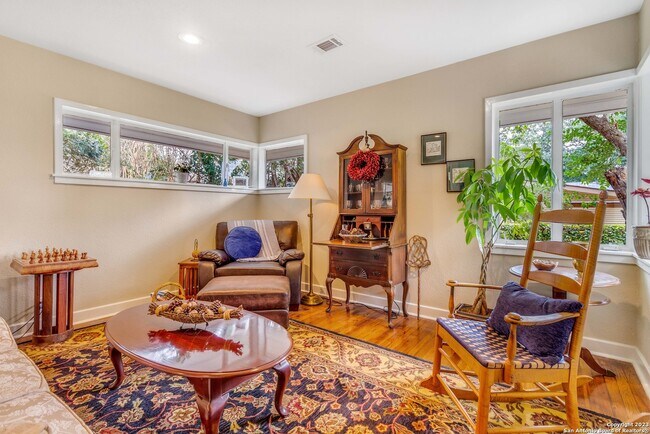 Building Photo - 724 Eventide Dr
